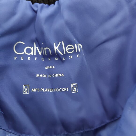 Calvin Klein Performance vest. Size S. Polyester - body , lining and fill. - Picture 3 of 4